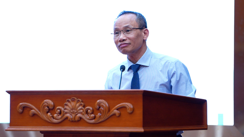 Tại hội nghị, Tiến sĩ Cấn Văn Lực trình bày về chuyên đề: Những biến động kinh tế thế giới và thách thức an ninh kinh tế đối với Việt Nam, đồng thời làm rõ vai trò của tuổi trẻ Chính phủ.