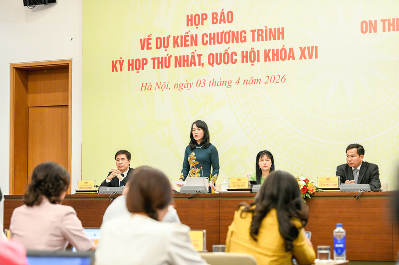 Bà Yến cho biết, Quốc hội khóa XVI cũng sẽ tiến hành xem xét, quyết định một số giải pháp trọng tâm trong điều hành chính sách tài khóa và tiền tệ để thực hiện mục tiêu tăng trưởng 2 con số.