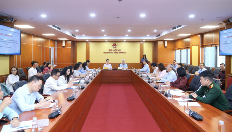 Toàn cảnh cuộc họp Ban Chỉ đạo Tháng hành động về An toàn, vệ sinh lao động và Tháng Công nhân năm 2026. Ảnh: BNV