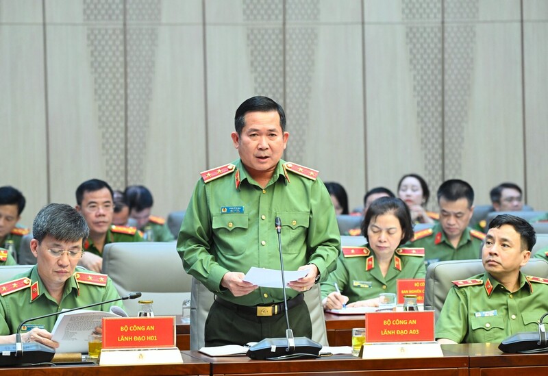 Trung tướng Đinh Văn Nơi, Cục trưởng Cục An ninh chính trị nội bộ phát biểu tại hội nghị. Ảnh: Bộ Công an