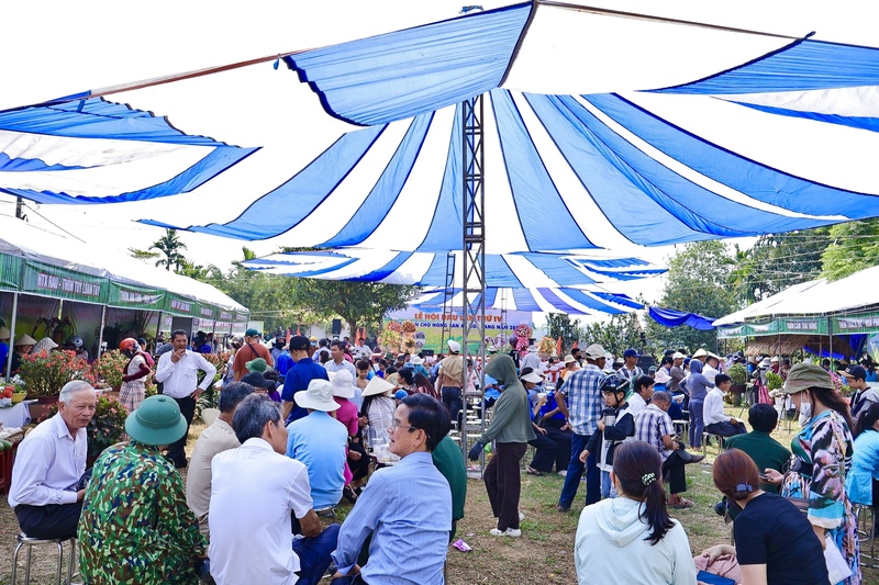 Trong thời gian đến, UBND xã Hòa Vang cũng sẽ ký kết thoả thuận hợp tác với Trường Đại học Kinh tế Đà Nẵng để hỗ trợ thực hiện xây dựng nông thôn mới và phát triển kinh tế - xã hội giai đoạn 2026-2030. Ảnh: Diễm Phúc