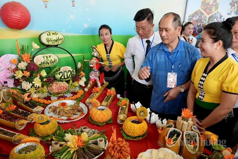 Văn hóa ẩm thực của đồng bào Thái tại lễ hội thu hút đông đảo du khách.