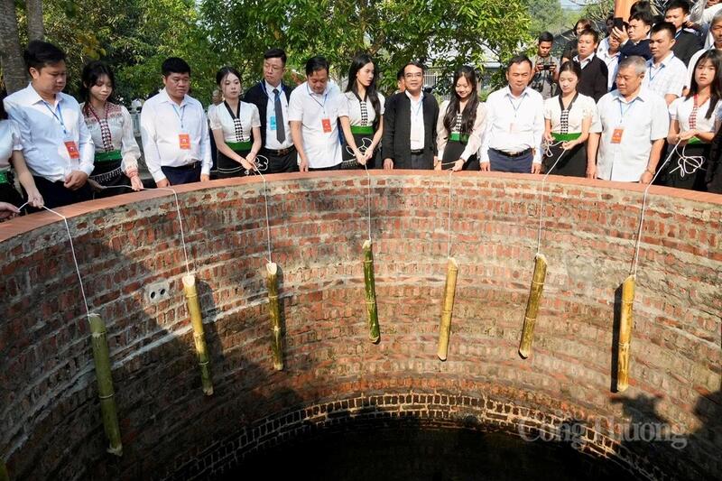 Nghi lễ truyền thống tại lễ hội Nàng Han.