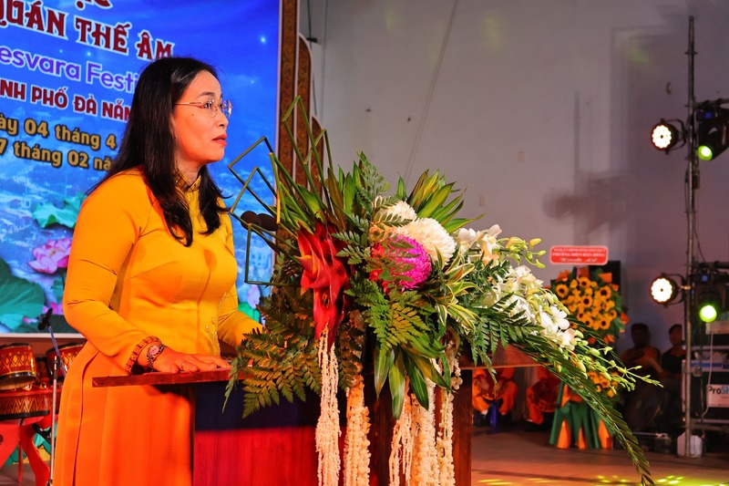 Bà Nguyễn Thị Anh Thi, Phó Chủ tịch UBND TP. Đà Nẵng phát biểu khai mạc lễ hội. Ảnh: Diễm Phúc