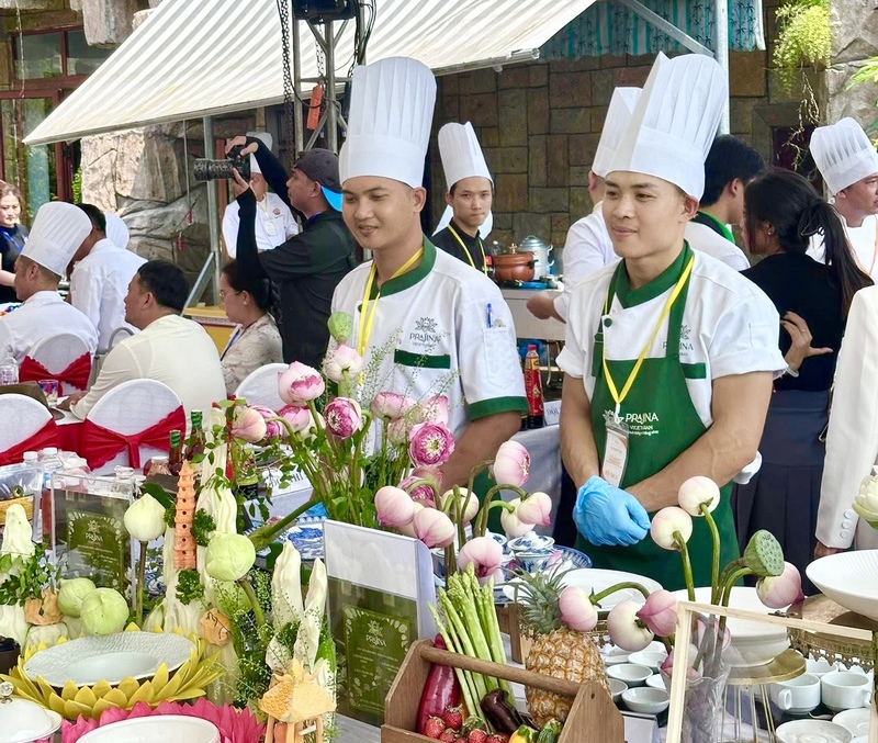 Lần đầu tiên diễn ra cuộc thi “Cánh sen vàng - Tinh hoa ẩm thực chay Đà Nẵng”. Ảnh: Diễm Phúc