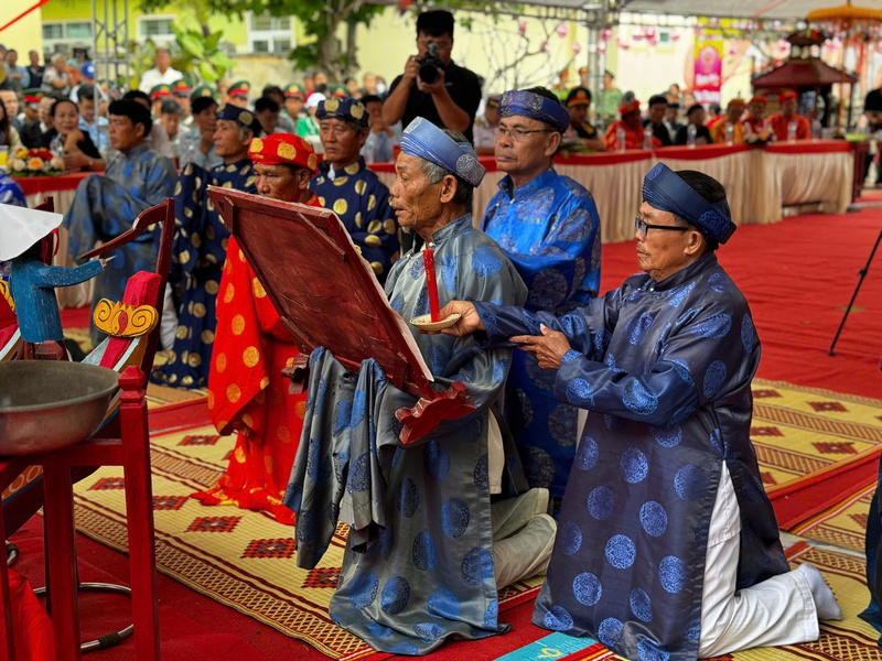 Đây là nghi lễ truyền thống tiêu biểu mang đậm dấu ấn lịch sử, văn hóa của cư dân vùng biển đảo. Ảnh: Nguyễn Dương