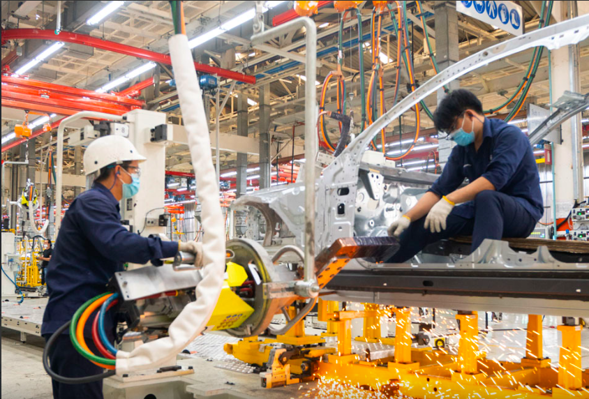 Chính phủ thông qua Chính sách của Luật Công nghiệp trọng điểm.
