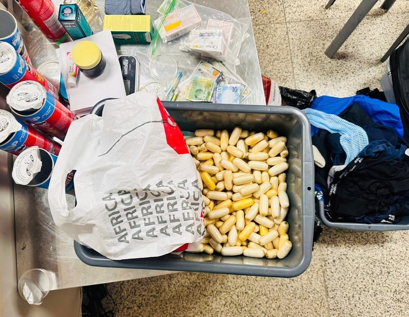 Lực lượng Hải quan đã phát hiện và bắt giữ 3,6 kg ma túy vận chuyển qua đường hàng không với thủ đoạn cất giấu tinh vi tại Sân bay quốc tế Nội Bài (ngày 25/2/2026). Ảnh: Cục Hải quan