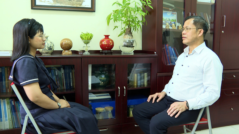 TS. Lê Mỹ Phong - Phó Cục trưởng Cục Quản lý chất lượng, Bộ Giáo dục và Đào tạo trả lời phóng viên Báo Công Thương. Ảnh: Quốc Chuyển