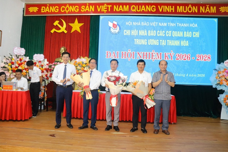 Ban Thư ký Chi hội nhà báo các cơ quan báo chí Trung ương tại Thanh Hóa nhiệm kỳ 2026 - 2028 ra mắt đại hội. Ảnh: Ngô Nhung