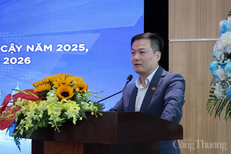 Ông Phan Thế Thắng, Phó trưởng Ban Bảo vệ người tiêu dùng, Uỷ ban Cạnh tranh Quốc gia (Bộ Công Thương) phát biểu tại buổi lễ.