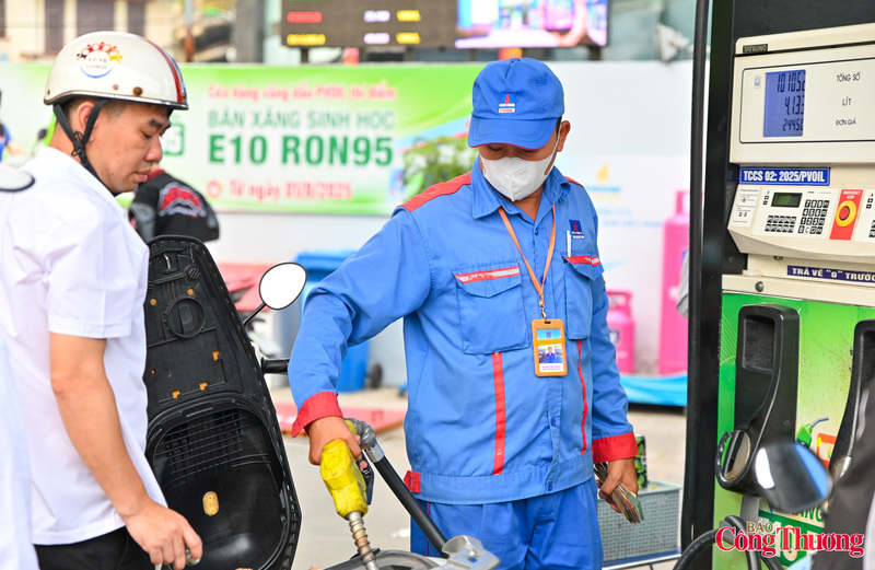 Trong bối cảnh Hà Nội đang nỗ lực cải thiện chất lượng không khí và giảm phát thải, việc đưa xăng E10 vào sử dụng không chỉ là giải pháp kỹ thuật mà còn là bước đi quan trọng trong định hình xu hướng tiêu dùng xanh. Từ những cây xăng thí điểm, một thói quen mới đang dần hình thành, nơi người dân Thủ đô trở thành những “người tiêu dùng năng lượng có trách nhiệm”.