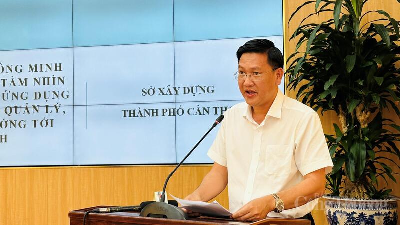 Ông Mai Văn Tân, Giám đốc Sở Xây dựng TP. Cần Thơ, ý kiến thảo luận tại phiên họp.