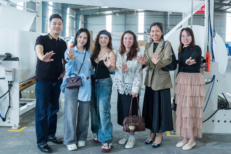 Không chỉ Ngọc Ân Ân, nhiều nhà sáng tạo nội dung cũng lựa chọn thương hiệu như một sản phẩm chiến lược trong kinh doanh online.