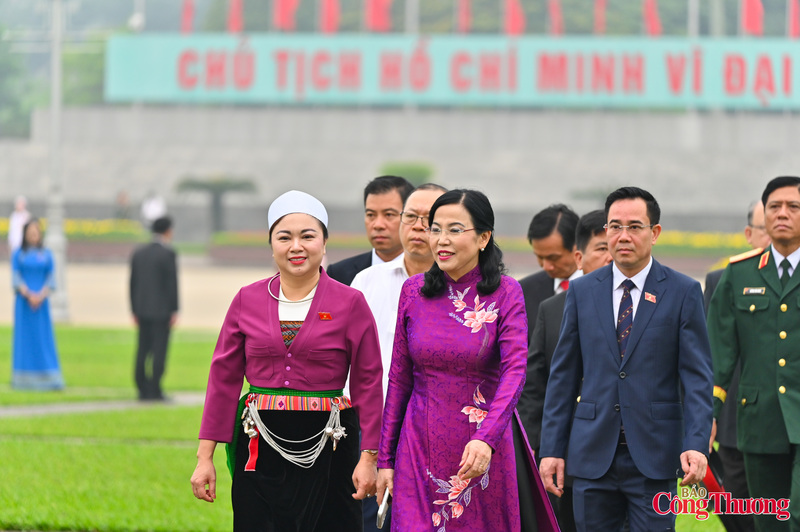 Lãnh đạo Đảng, Nhà nước đặt vòng hoa viếng Lăng Chủ tịch Hồ Chí Minh - 8