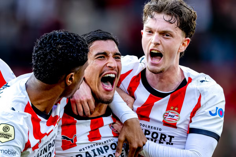 PSV Eindhoven vô địch sớm 5 vòng. Ảnh: Flashcore.