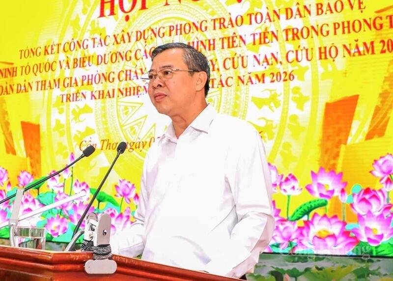 Ông Trương Cảnh Tuyên, Chủ tịch UBND TP. Cần Thơ, phát biểu tại hội nghị.