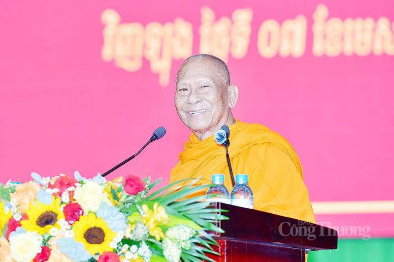 Hòa Thượng Thạch Sok Xane- Phó Chủ tịch Hội đồng Trị sự Giáo hội Phật giáo Việt Nam, Trưởng ban Trị sự Giáo hội Phật giáo tỉnh phát biểu tại buổi họp mặt.