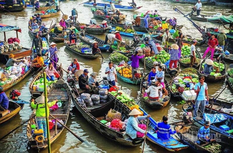 Chợ nổi Cần Thơ nhộn nhịp tiểu thương, tấp nập du khách giữa sắc màu sông nước.