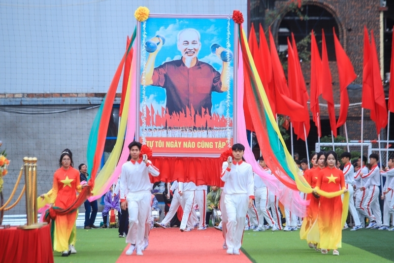 Chủ tịch Hồ Chí Minh xác định sức khoẻ là vốn quý nhất của con người, là tiền đề cho sự phát triển của một cá nhân, gia đình và của toàn xã hội