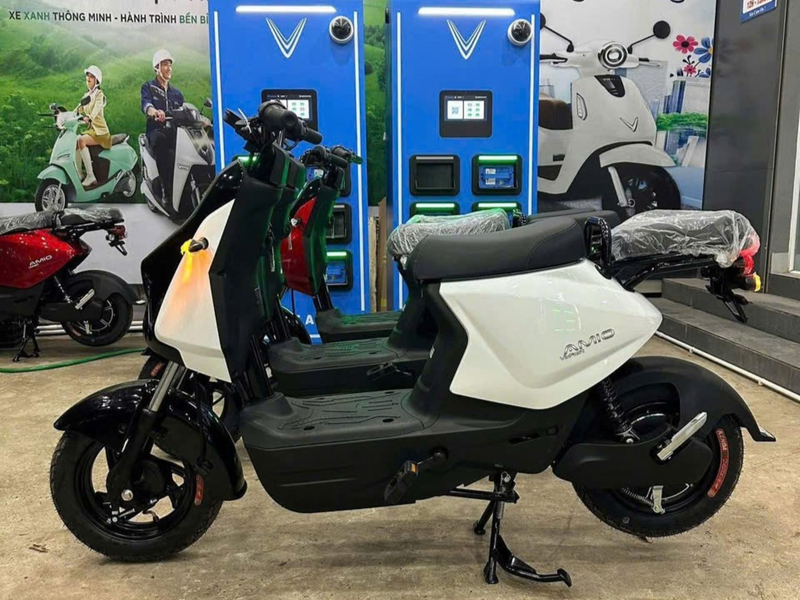 Amio được trang bị màn hình LED, đèn LED projector giúp cải thiện khả năng chiếu sáng.