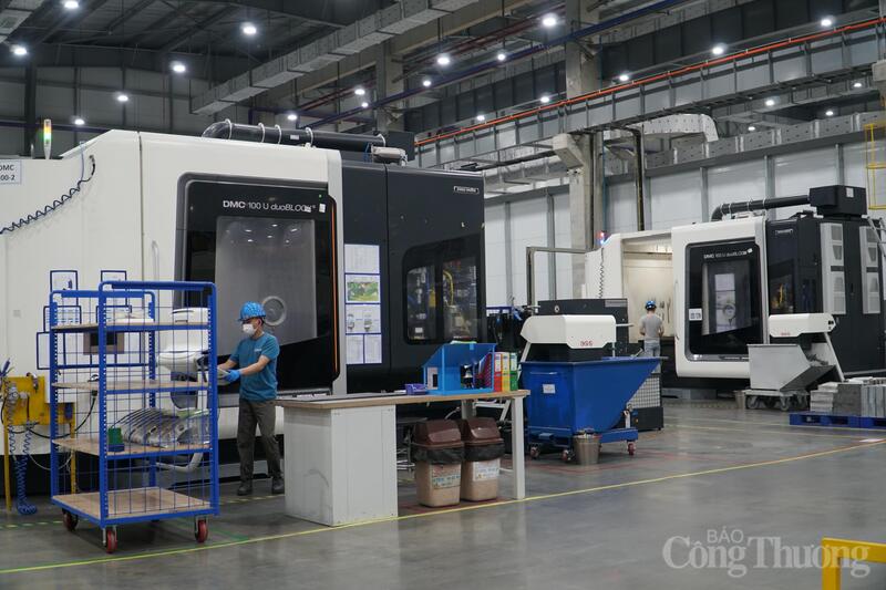 Những tháng cuối năm, TP. Đà Nẵng sẽ tập trung hỗ trợ, duy trì ổn định sản xuất, kinh doanh để quyết tâm đạt mục tiêu tăng trưởng năm 2026 hơn 11%.