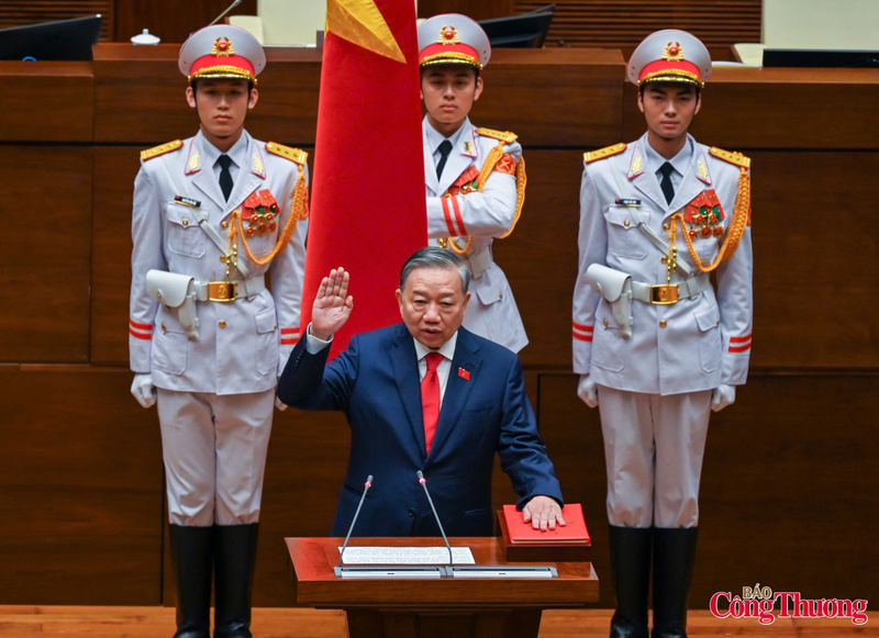 Tổng Bí thư, Chủ tịch nước Cộng hòa xã hội chủ nghĩa Việt Nam nhiệm kỳ 2026-2031 Tô Lâm tuyên thệ nhậm chức.