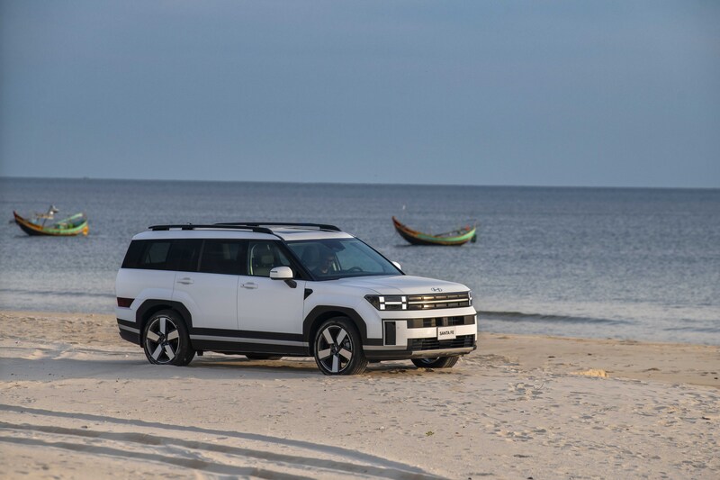 HyundaiSanta Fe có mức giảm cao nhất lên tới 220 triệu đồng. Ảnh: Huyndai Thành Công