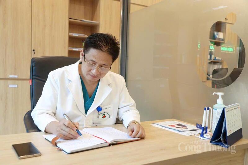 Đại tá TS. BS Trịnh Quốc Thành - Chủ nhiệm Khoa Nam học, Viện Mô phôi Lâm sàng Quân đội (Học viện Quân y).