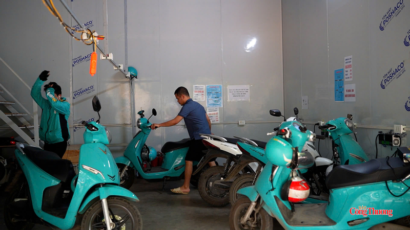 Anh Tuấn Anh, chủ một trạm sạc tại Hà Đông cho biết, mỗi lượt sạc kết hợp nghỉ ngơi có giá từ 20.000 - 30.000 đồng.