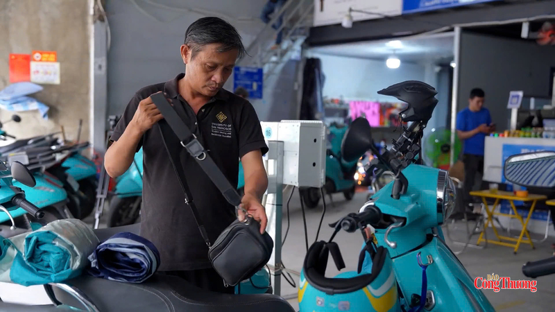 Anh Đức Long - tài xế xe công nghệ, chia sẻ, chi phí 30.000 đồng giúp anh “lấy lại sức” để chạy ca tối hiệu quả hơn.