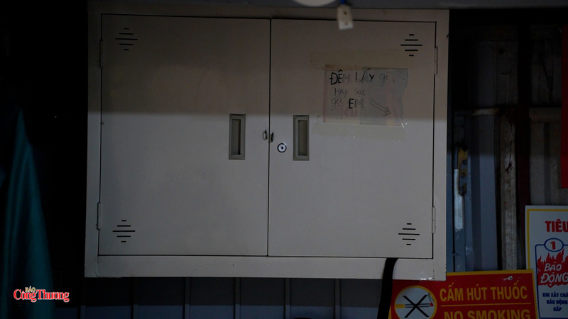 Khu vực sạc xe được tách biệt nhằm hạn chế rủi ro cháy nổ.