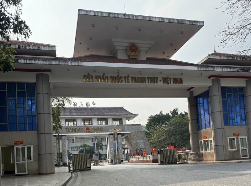 Tại cửa khẩu quốc tế Thanh Thủy, năm 2025 ghi nhận trị giá kim ngạch hàng hóa xuất nhập khẩu tăng cao so với cùng kỳ năm trước.