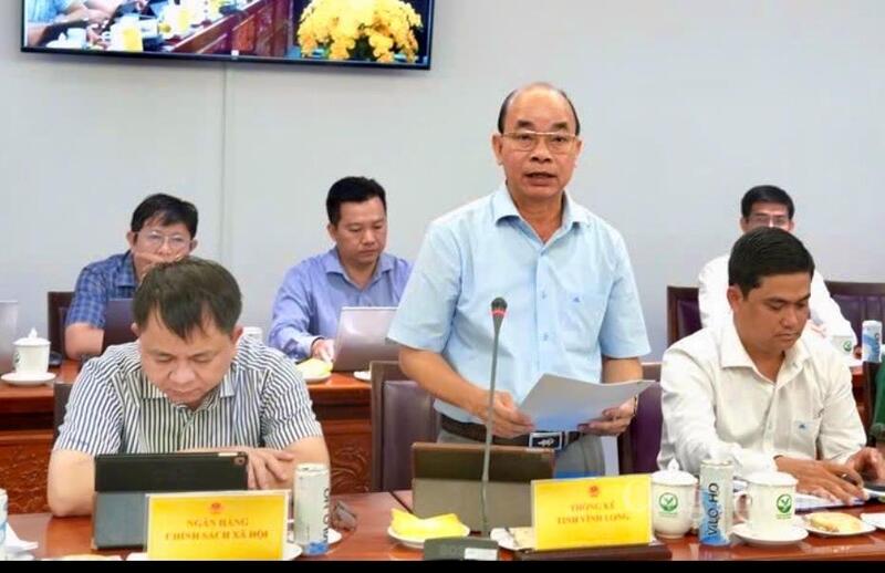 Đại diện lãnh đạo các sở, ngành thảo luận tại phiên họp.