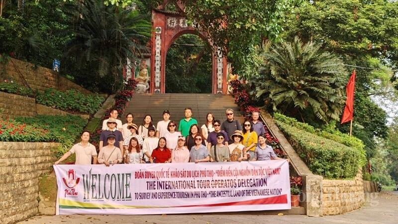 Đoàn Famtrip doanh nghiệp lữ hành quốc tế đến khảo sát tại Khu di tích lịch sử Đền Hùng.