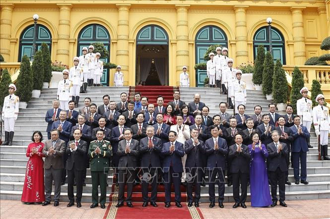 Tổng Bí thư, Chủ tịch nước Tô Lâm chụp ảnh cùng các đại biểu. Ảnh: Thống Nhất/TTXVN