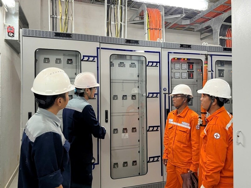 EVNSPC chủ động làm việc với các khách hàng lớn, vận động tham gia chương trình điều chỉnh phụ tải. Ảnh: EVNSPC