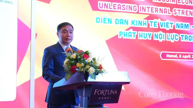 PGS. TS Đào Thanh Trường - Phó Giám đốc Đại học Quốc gia Hà Nội phát biểu tại diễn đàn. Ảnh: TM