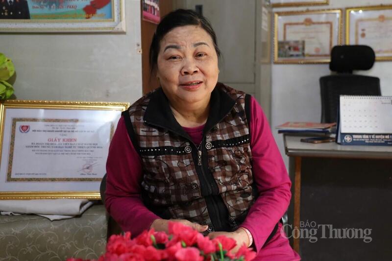 Bà Đoàn Thị Hoa - người sáng lập Trung tâm Dạy nghề từ thiện Quỳnh Hoa.