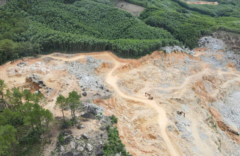 Theo tính toán của cơ quan chuyên môn tại TP. Huế, hiện nay việc cấp phép cho các mỏ đất, đá trên địa bàn đáp ứng nhu cầu xây dựng các dự án trọng điểm của thành phố. Ảnh: Nguyễn Tuấn