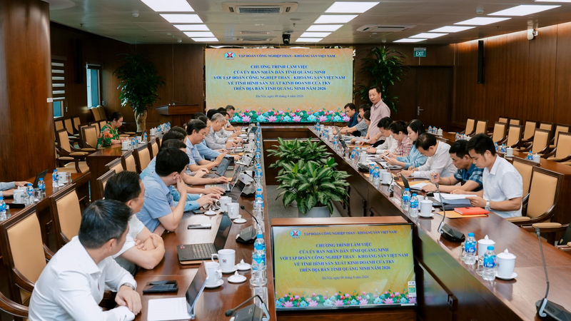 Chương trình làm việc giữa TKV và UBND tỉnh Quảng Ninh nhằm đánh giá tình hình sản xuất kinh doanh, trao đổi các giải pháp thúc đẩy tăng trưởng ngành Than tại Quảng Ninh. Ảnh: TKV
