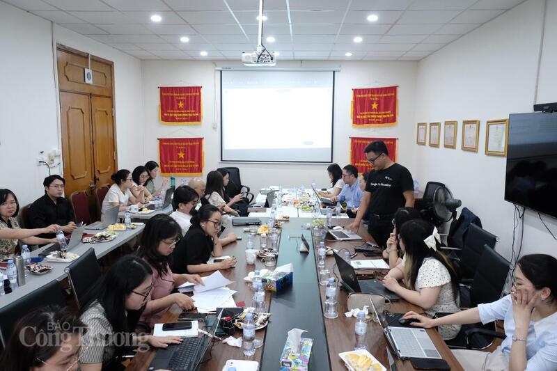 Lớp bồi dưỡng kiến thức chuyên sâu về chuyển đổi số dành cho cán bộ, công chức của Cục Phòng vệ thương mại