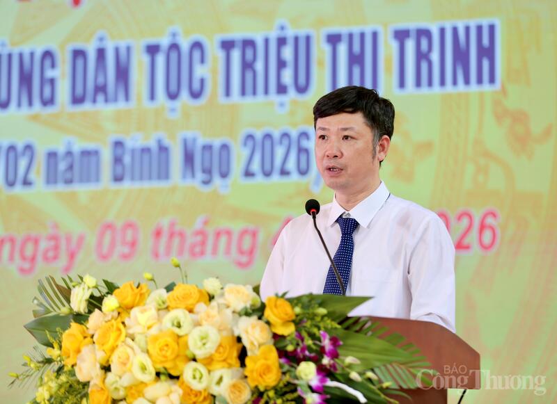 Giám đốc Sở Văn hóa - Thể thao và Du lịch Lê Văn Trung trình bày diễn văn khẳng định vai trò, ý nghĩa của cuộc khởi nghĩa Bà Triệu. Ảnh: Ngô Nhung