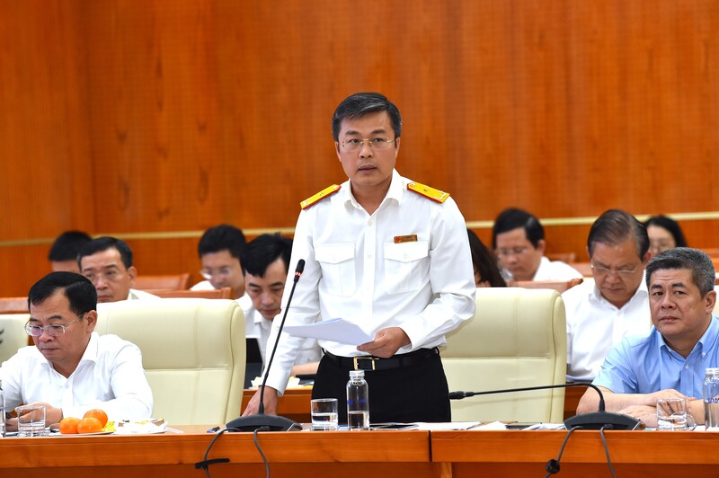 Ông Lê Long - Phó Cục trưởng Cục Thuế (Bộ Tài chính) trả lời tại họp báo. Ảnh: Phương Hà