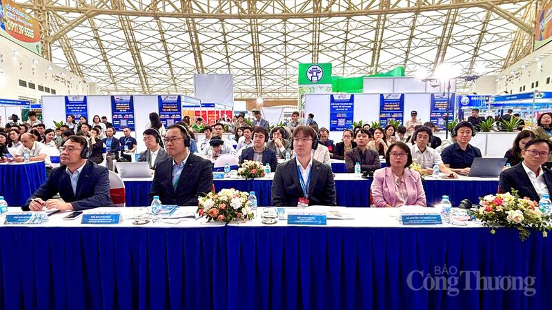 Tại toạ đàm, các bên đã cùng trao đổi, đề xuất giải pháp thúc đẩy hợp tác thực chất hơn trong ngành ô tô giữa hai nước