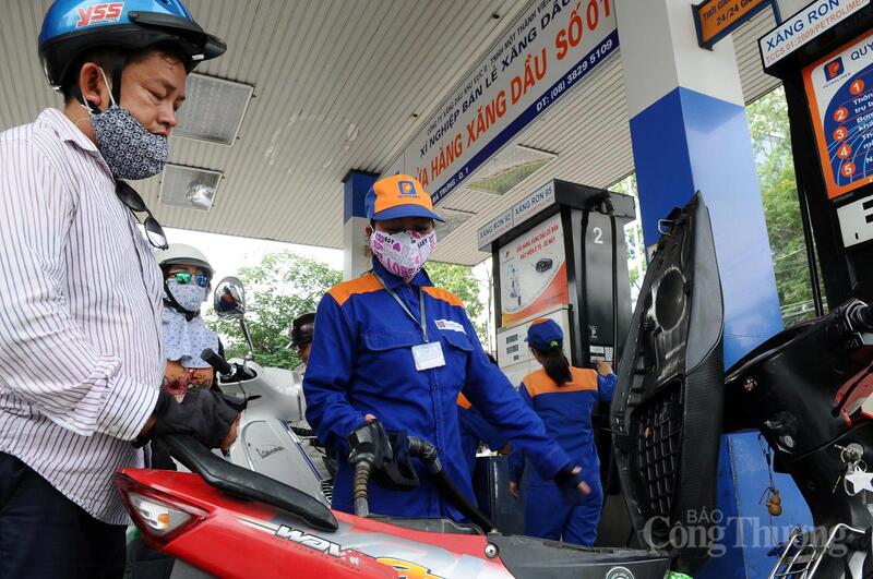 Thị trường xăng dầu Việt Nam thời gian qua chịu ảnh hưởng mạnh của xung đột thế giới.