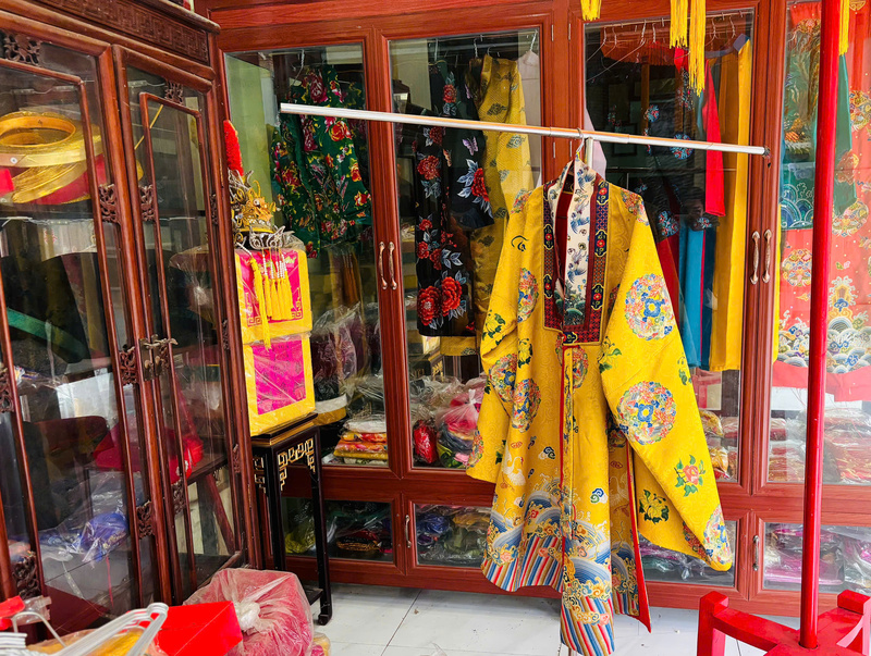 Một số sản phẩm trưng bày tại xưởng sản xuất nhà ông Nguyễn Thế Du. Ảnh: Nhật Chi