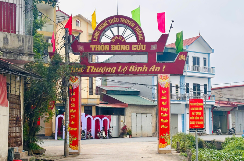 Làng nghề thêu truyền thống Đông Cứu. Ảnh: Nhật Chi