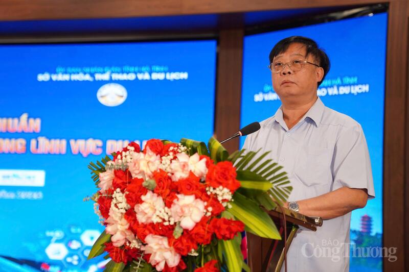 Ông Phạm Văn Thủy - Phó Cục trưởng Cục Du lịch Quốc gia Việt Nam phát biểu tại hội nghị. Ảnh: Trọng Tùng