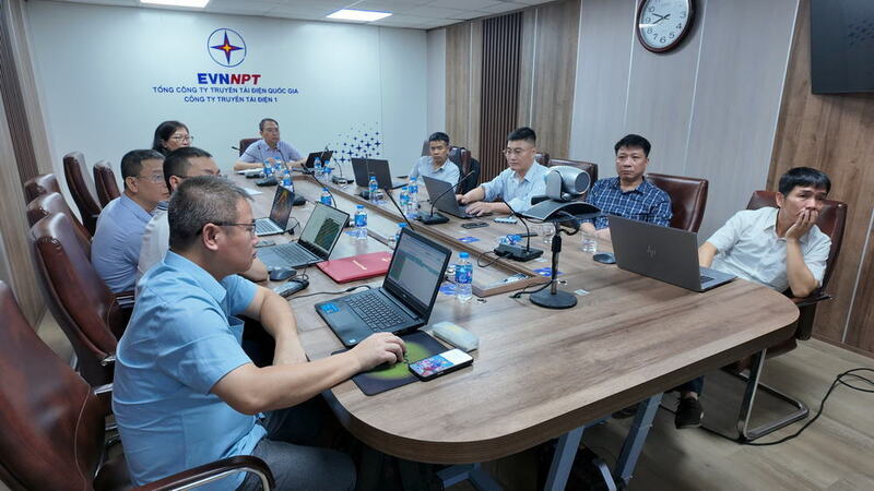 Toàn cảnh cuộc họp triển khai bàn giải pháp ứng dụng UAV trong quản lý vận hành.